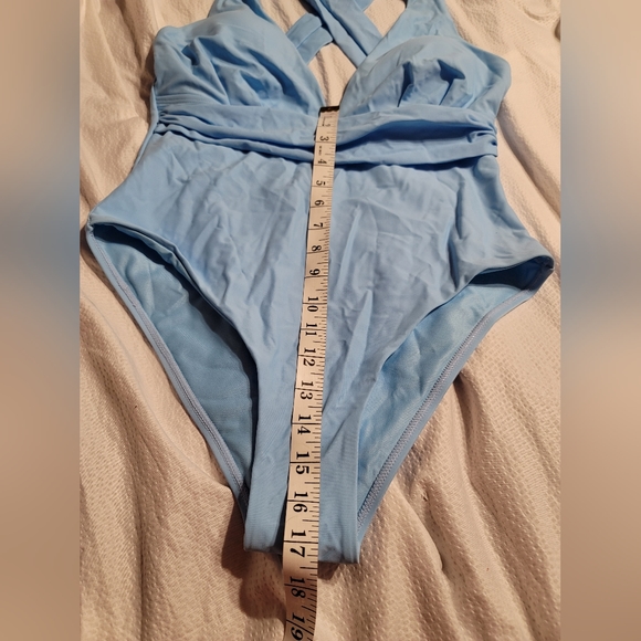 NWOT WIDE STRAP COMFORT CRISS CROSS BACK  CLEAVAGE LOVING SWIM BATHING SUIT MED - Picture 4 of 9